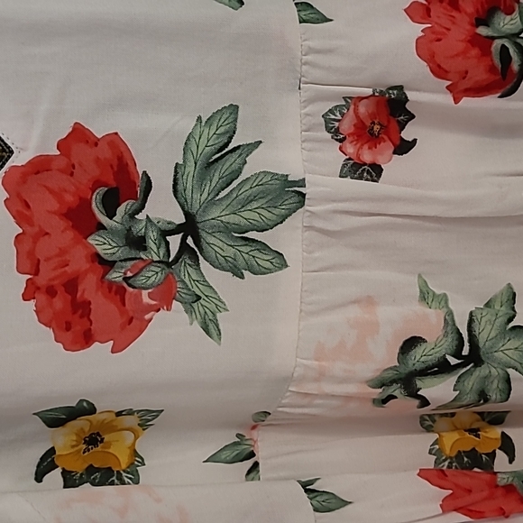 Beautiful print maxi, fitted top/flowy bottom - Picture 2 of 3